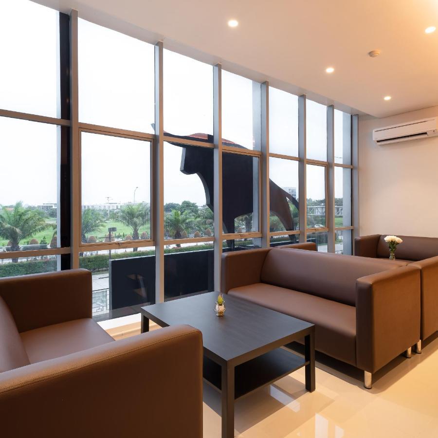 The Risman Hotel At Jakarta Airport Cbc Tangerang Esterno foto