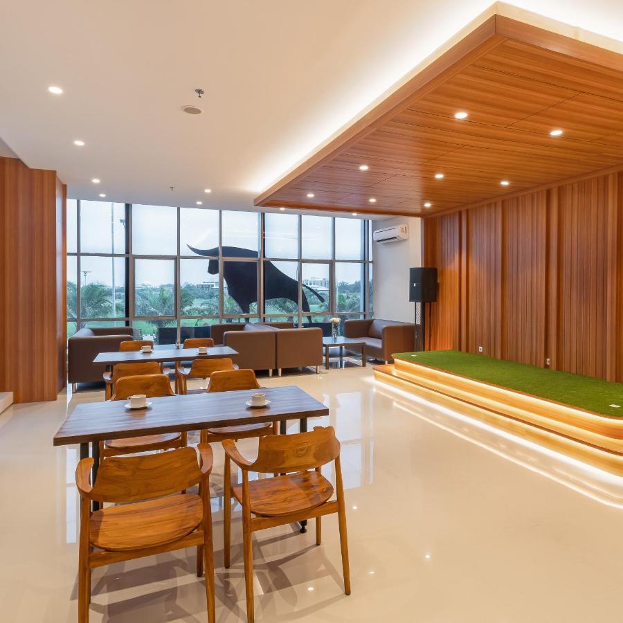 The Risman Hotel At Jakarta Airport Cbc Tangerang Esterno foto