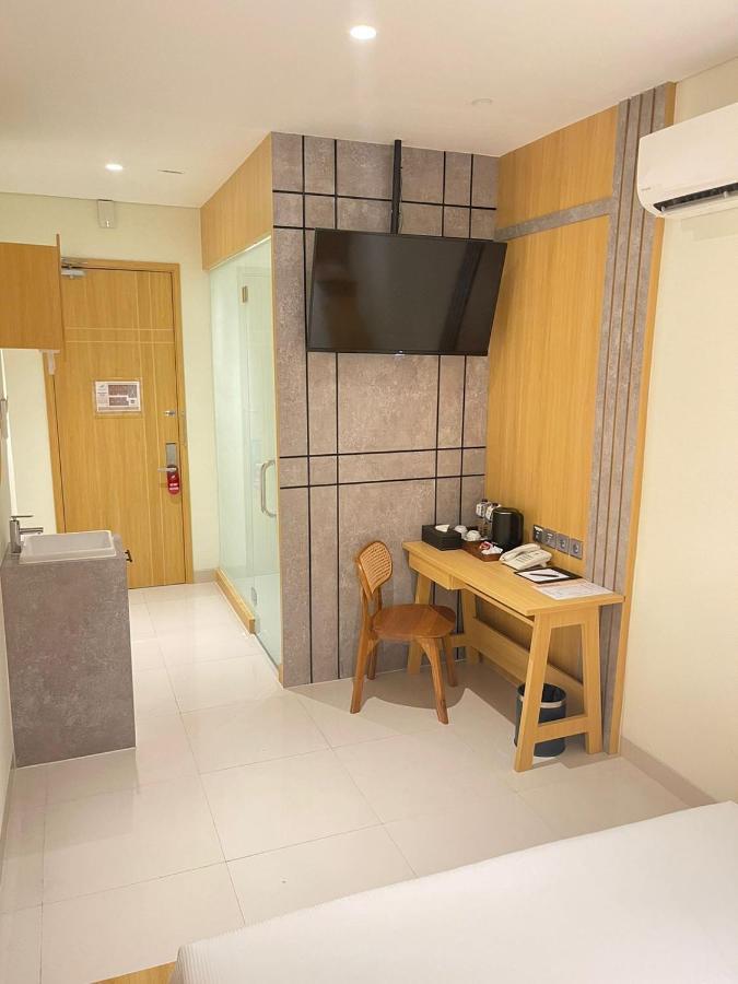 The Risman Hotel At Jakarta Airport Cbc Tangerang Esterno foto