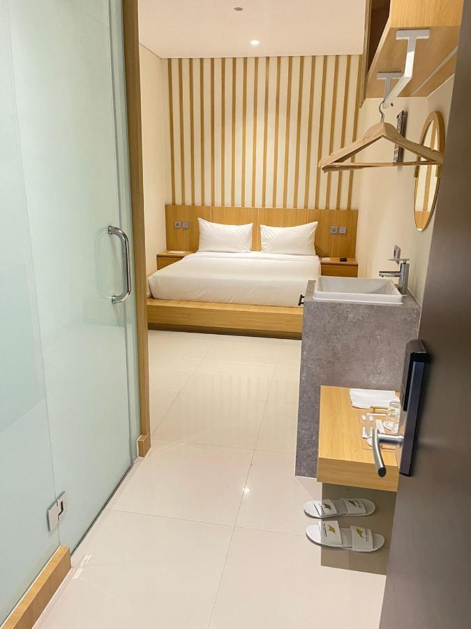 The Risman Hotel At Jakarta Airport Cbc Tangerang Esterno foto